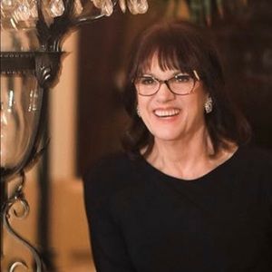 Meet your Posher, Debbie